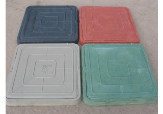 Люк полимерно-песчаный малый круглый коричневый кубики /корпус:450х60  крышка:350х30/ 1,5т.