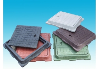 Люк полимерно-песчаный квадрат серый кубики /корпус:665х665  крышка:580х580/ 1.5т.