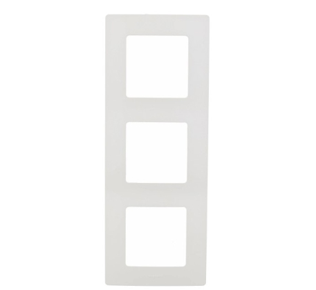 Рамка 3гн белый Etika Legrand 672503 фото 1